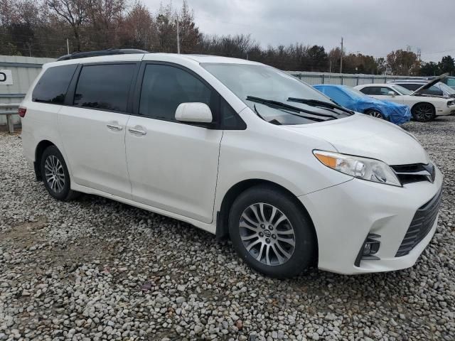 2018 Toyota Sienna XLE