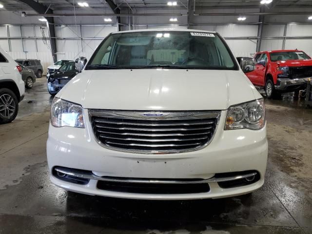 2013 Chrysler Town & Country Touring L