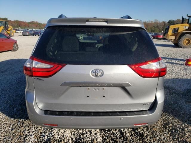 2016 Toyota Sienna XLE