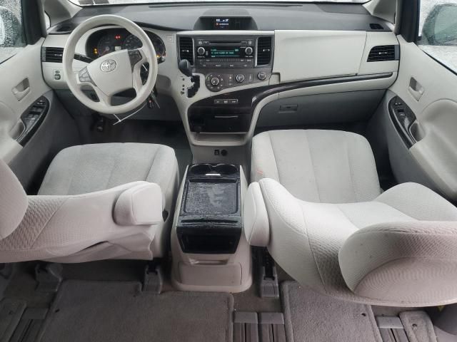 2011 Toyota Sienna LE