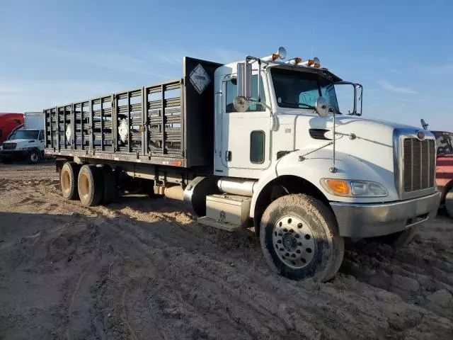 2011 Peterbilt 348