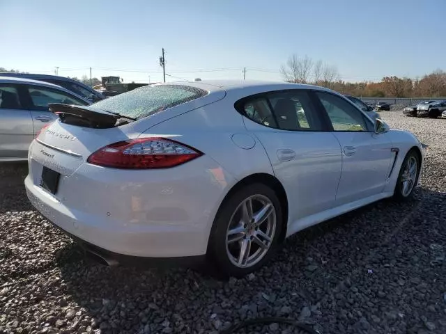 2013 Porsche Panamera 2