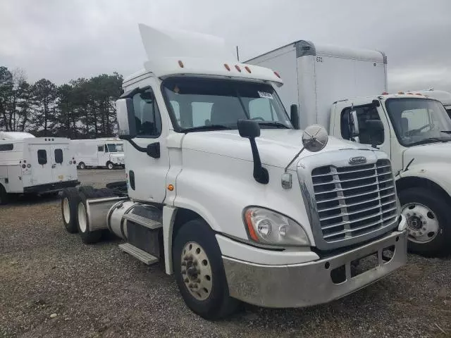 2019 Freightliner Cascadia 125