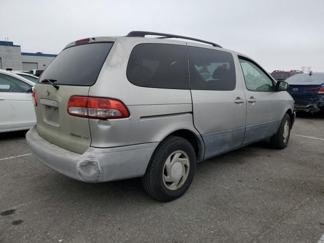 2002 Toyota Sienna LE