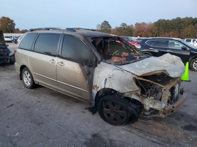 2004 Toyota Sienna XLE