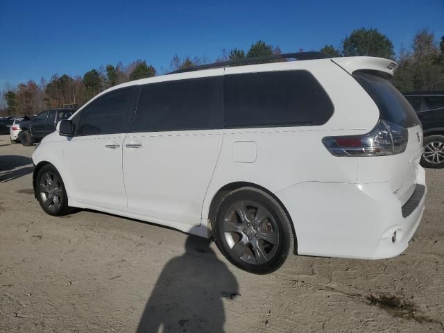 2015 Toyota Sienna Sport