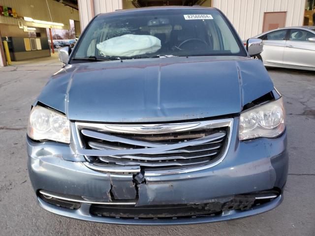 2012 Chrysler Town & Country Touring L