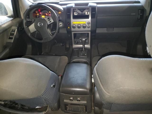 2005 Nissan Pathfinder LE