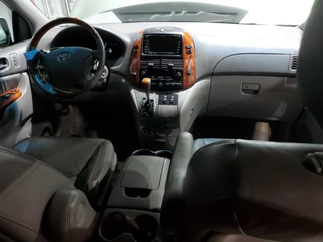 2010 Toyota Sienna XLE