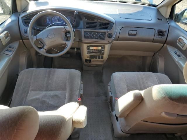 2001 Toyota Sienna CE