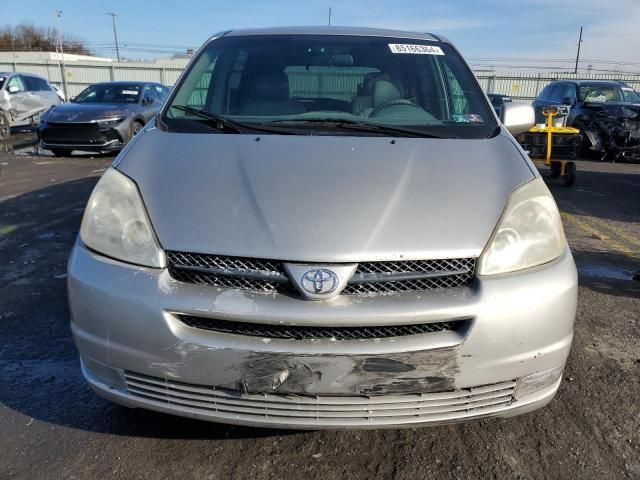 2004 Toyota Sienna XLE