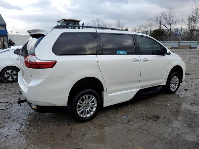 2017 Toyota Sienna XLE