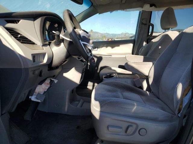 2015 Toyota Sienna LE