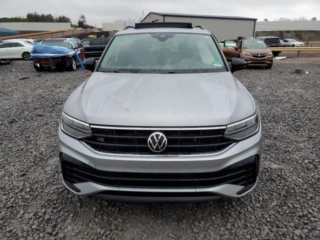 2022 Volkswagen Tiguan SE R-LINE Black