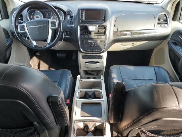 2011 Chrysler Town & Country Touring L