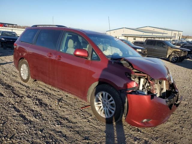 2012 Toyota Sienna XLE