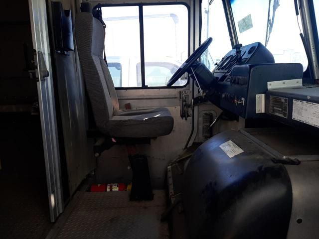 2002 Freightliner Chassis M Line WALK-IN Van