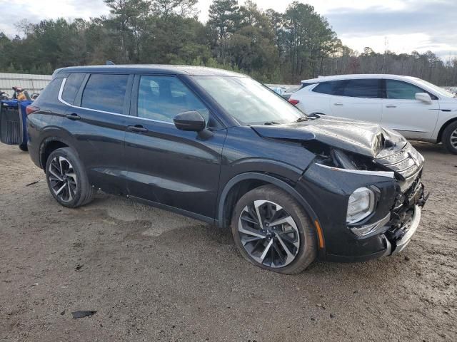 2022 Mitsubishi Outlander SE