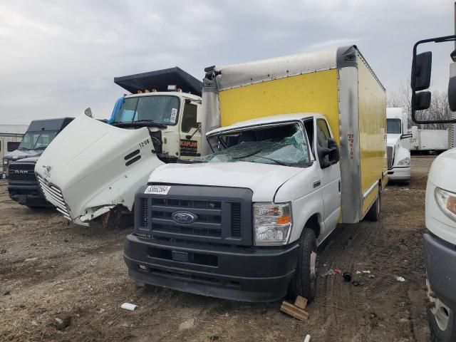 2022 Ford Econoline E350 Super Duty Cutaway Van