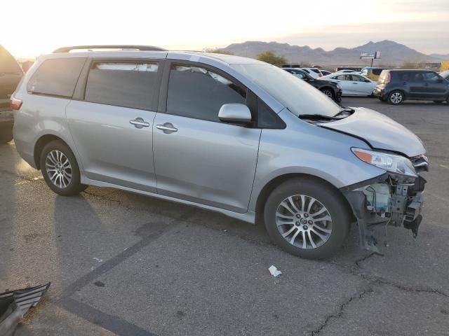 2018 Toyota Sienna XLE