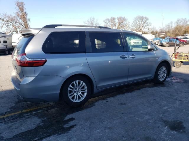 2016 Toyota Sienna XLE