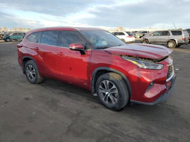 2022 Toyota Highlander Hybrid XLE