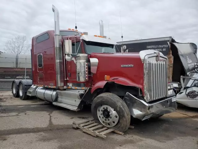 2008 Kenworth Construction W900