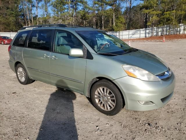 2010 Toyota Sienna XLE