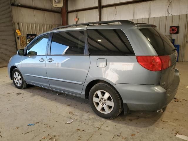 2010 Toyota Sienna XLE