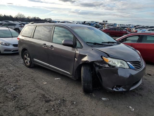 2014 Toyota Sienna LE