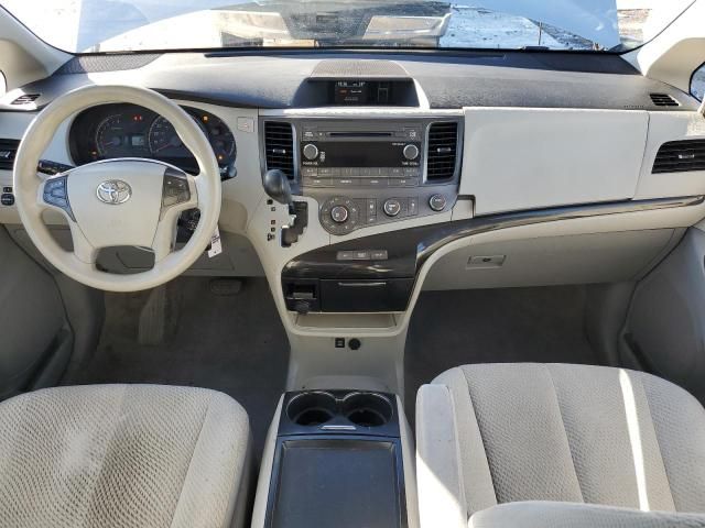 2011 Toyota Sienna LE