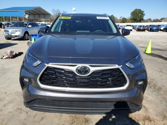 2024 Toyota Highlander LE