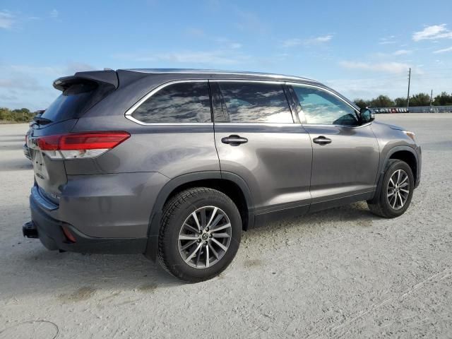 2019 Toyota Highlander SE