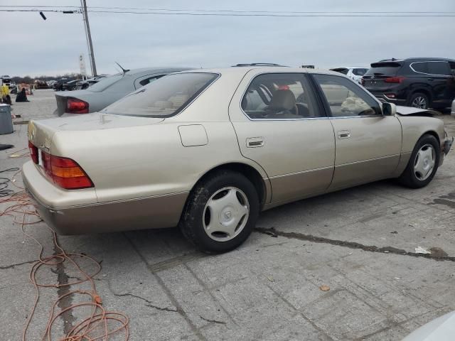 2000 Lexus LS 400