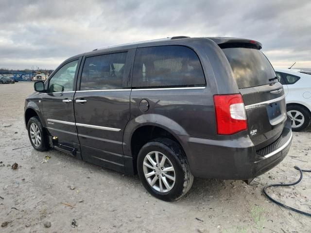 2014 Chrysler Town & Country Touring L