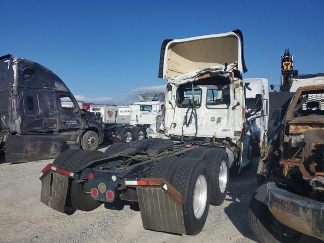 2015 Freightliner Cascadia 113