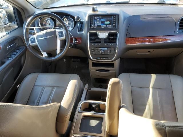 2016 Chrysler Town & Country Touring