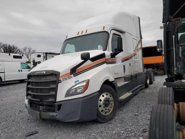 2020 Freightliner Cascadia 126