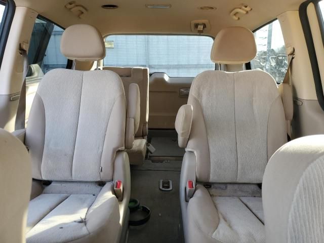 2011 KIA Sedona LX