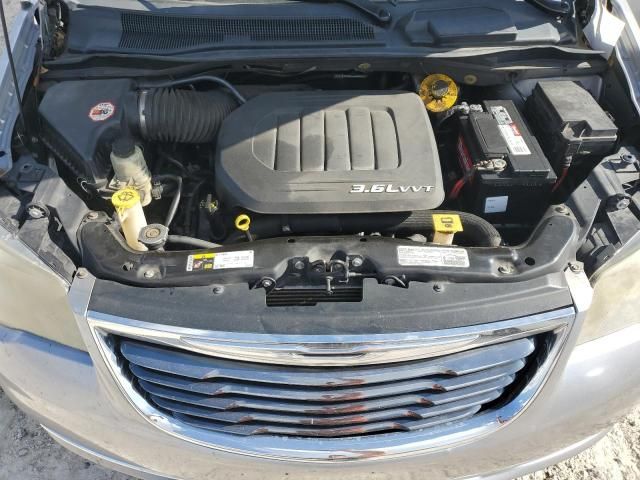 2014 Chrysler Town & Country S