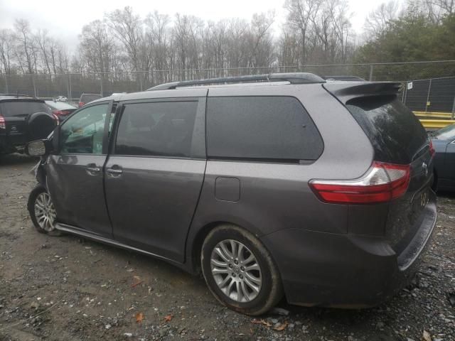 2016 Toyota Sienna XLE