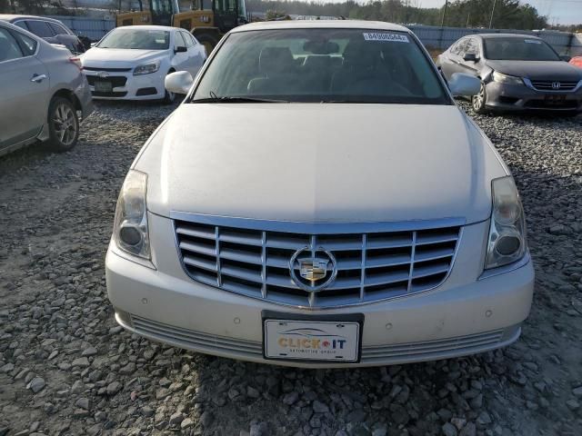 2011 Cadillac DTS Luxury Collection