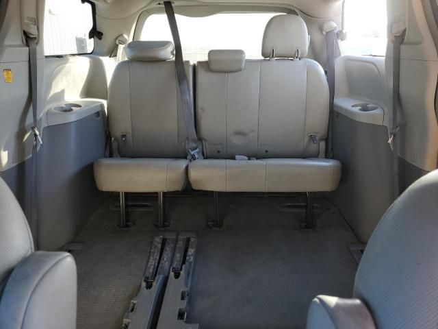 2011 Toyota Sienna XLE