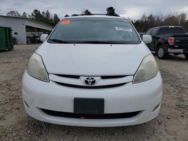 2010 Toyota Sienna XLE