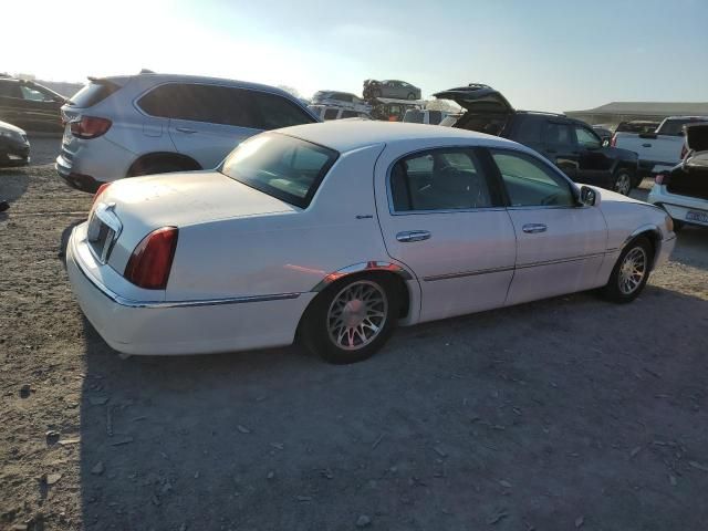 2000 Lincoln Town Car Signature