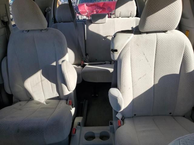 2011 Toyota Sienna LE