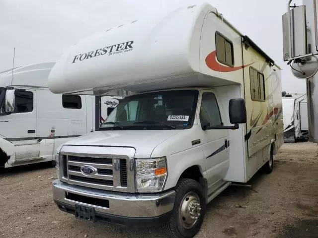 2017 Ford Econoline E450 Super Duty Cutaway Van