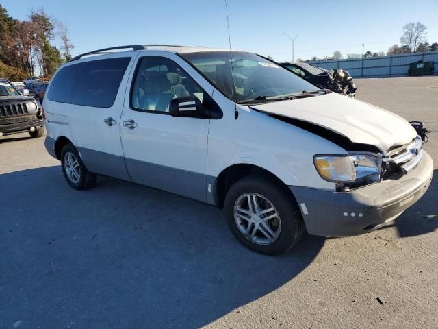 2000 Toyota Sienna LE