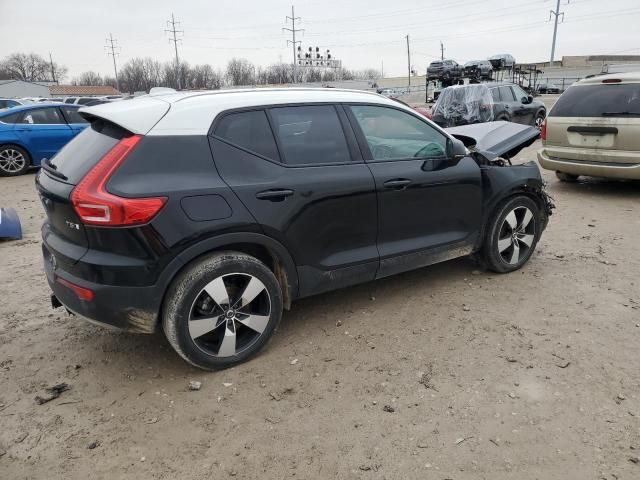 2021 Volvo XC40 T5 Momentum