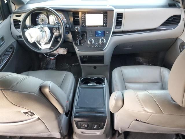 2018 Toyota Sienna XLE